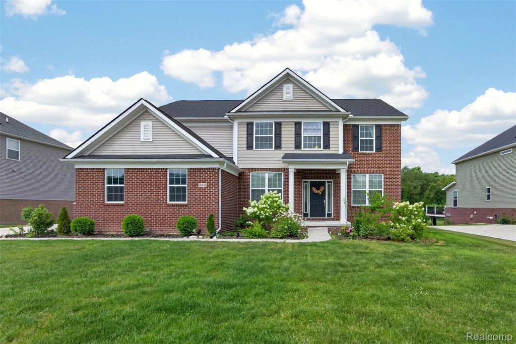 4160 Walcott Drive, Orion Charter Township, MI 48359