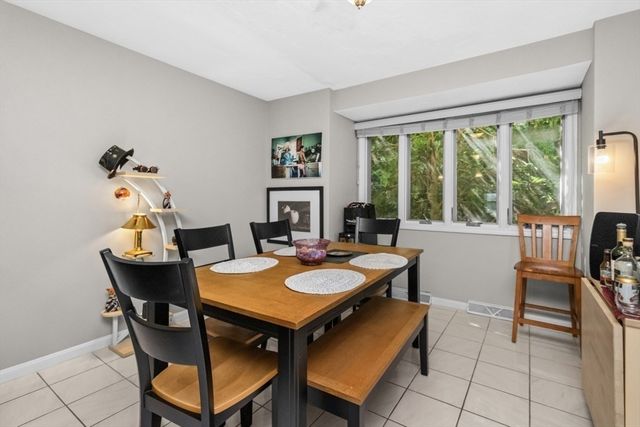 28 Pemberton St B, Walpole, MA 02081