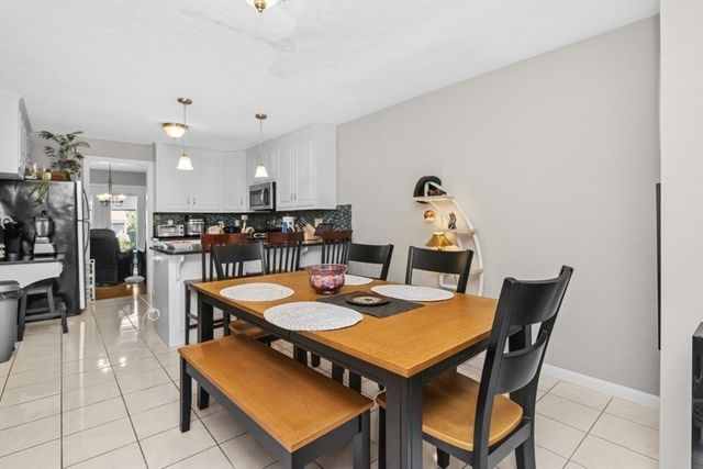 28 Pemberton St B, Walpole, MA 02081