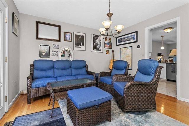 28 Pemberton St B, Walpole, MA 02081