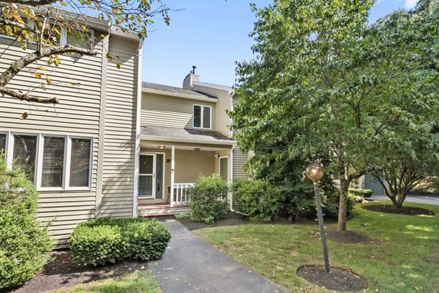 28 Pemberton St B, Walpole, MA 02081