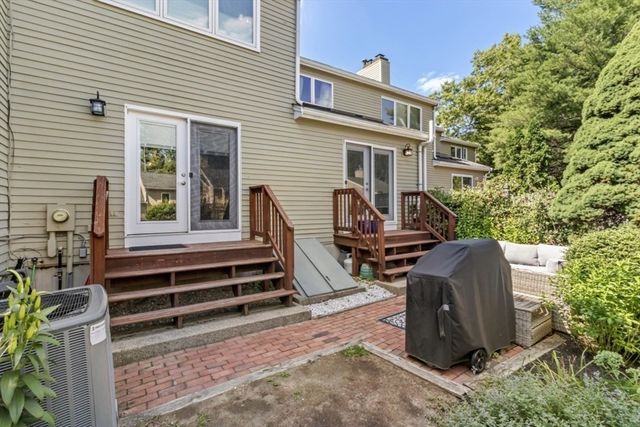 28 Pemberton St B, Walpole, MA 02081