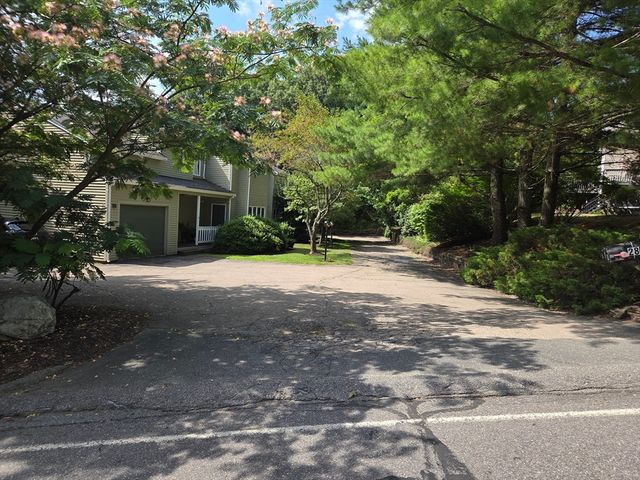 28 Pemberton St B, Walpole, MA 02081