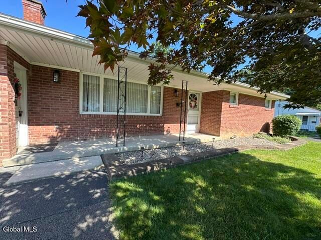 88 Woodlawn Drive, Ravena, NY 12143