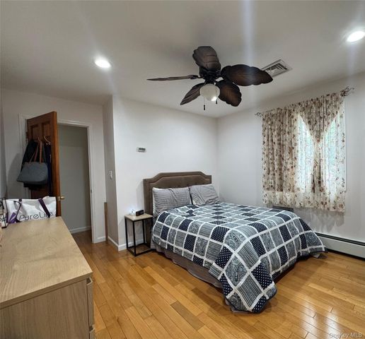 76-53 271st Street, New Hyde Park, NY 11040
