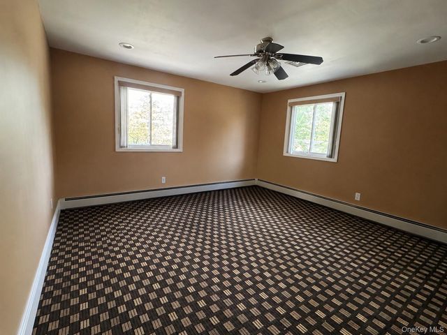 76-53 271st Street, New Hyde Park, NY 11040