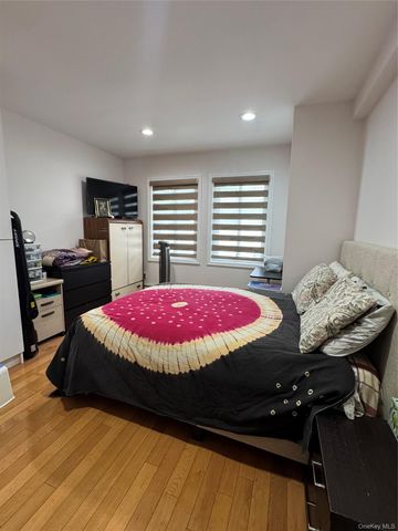 76-53 271st Street, New Hyde Park, NY 11040