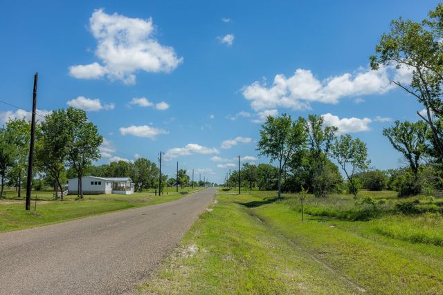 10649 Atakapan Trail, Bedias, TX 77831