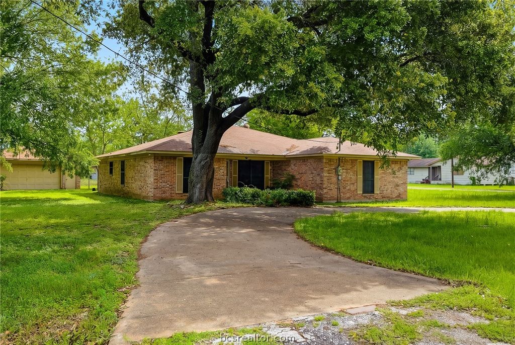 706 Mesquite Street, Calvert, TX 77837 — photo 3