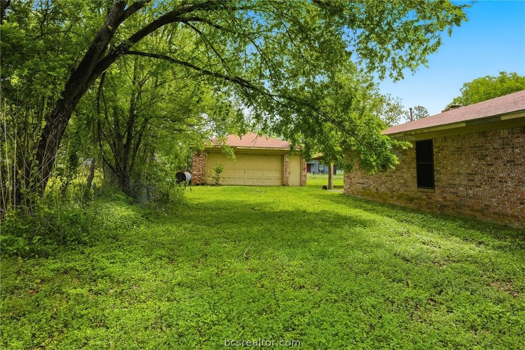706 Mesquite Street, Calvert, TX 77837 — photo 4