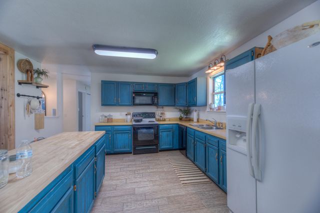 23571 S 624 Road, Wyandotte, OK 74370