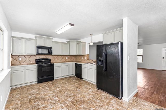 39163 Prairie South Dr, Gonzales, LA 70737