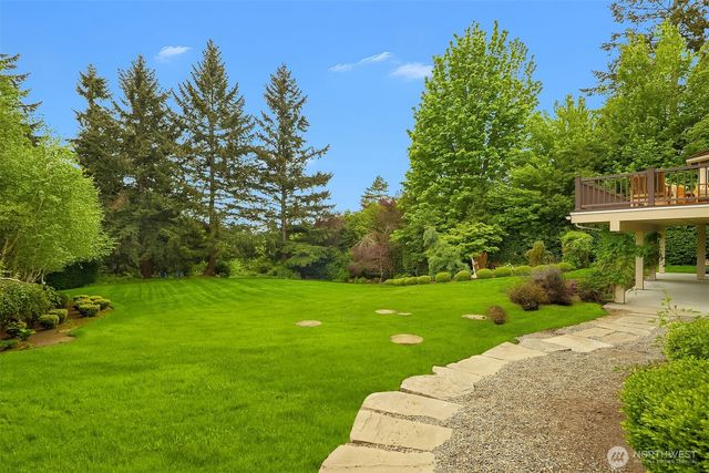 26207 NE 34th Street, Redmond, WA 98053
