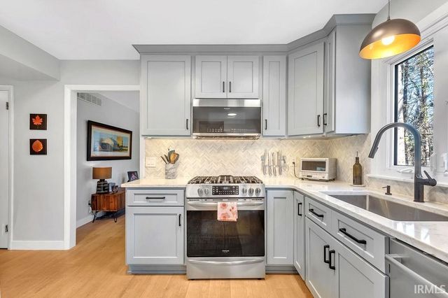 2715 E Bluff Court, Bloomington, IN 47401