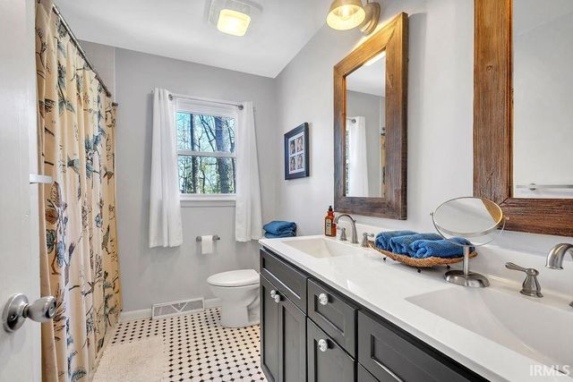 2715 E Bluff Court, Bloomington, IN 47401