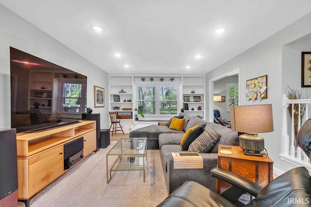 2715 E Bluff Court, Bloomington, IN 47401