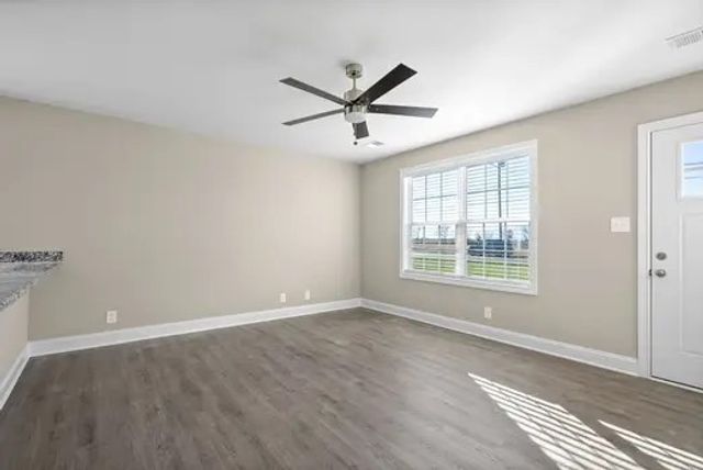 232 Secretariat Way, Oak Grove, KY 42262