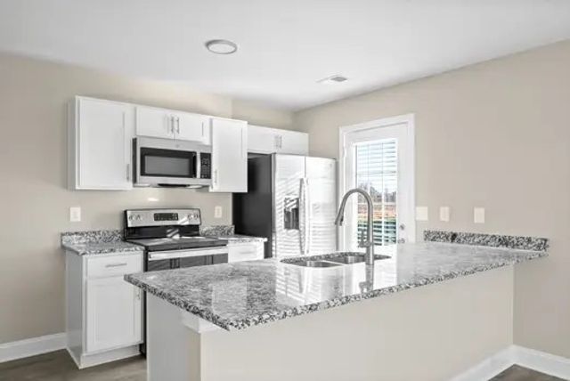 232 Secretariat Way, Oak Grove, KY 42262