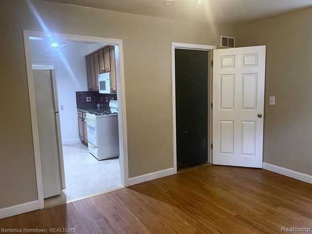 2760 Norman Street, Melvindale, MI 48122