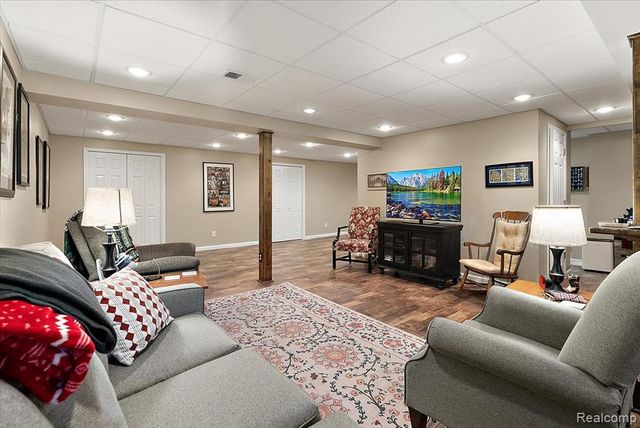 3349 Grove Lane, Auburn Hills, MI 48326