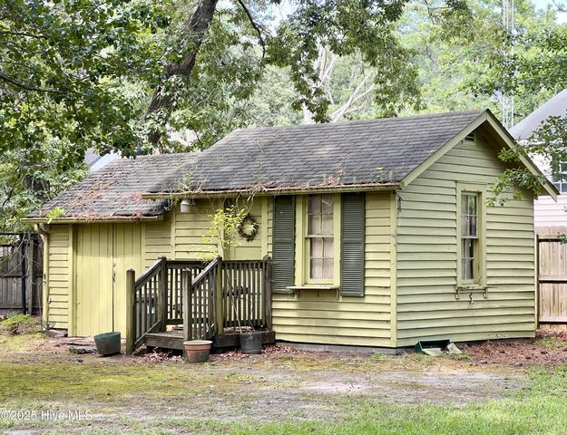 108 Pinewood Avenue, Rocky Mount, NC 27804