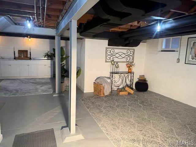 6544 Marquette Avenue, St Louis, MO 63139