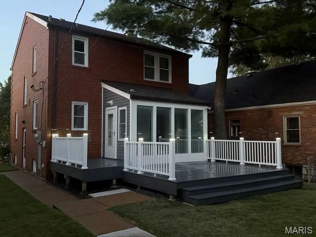 6544 Marquette Avenue, St Louis, MO 63139