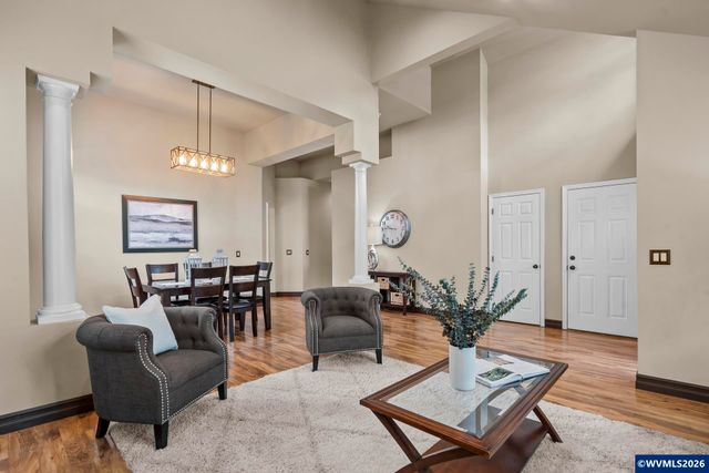 514 Creekside Dr SE, Salem, OR 97306