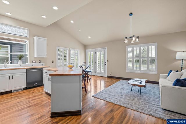 514 Creekside Dr SE, Salem, OR 97306