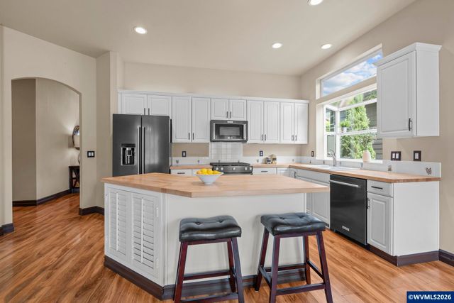 514 Creekside Dr SE, Salem, OR 97306