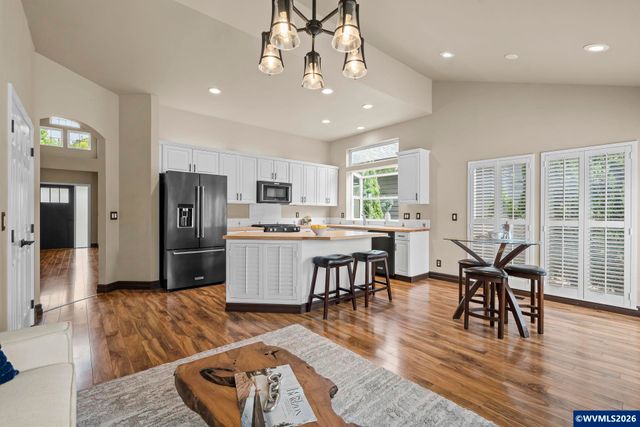 514 Creekside Dr SE, Salem, OR 97306