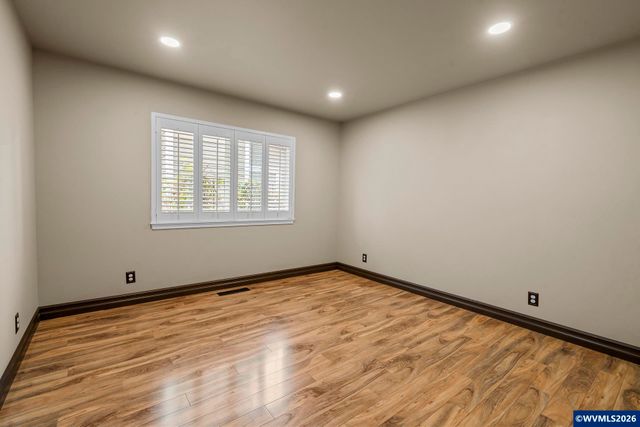 514 Creekside Dr SE, Salem, OR 97306