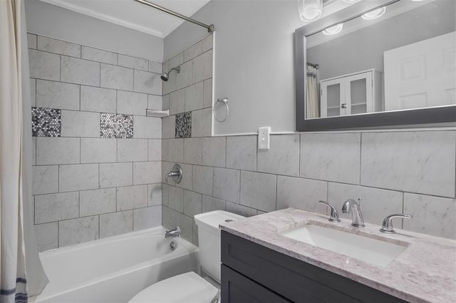 22000 Cunningham Avenue, Warren, MI 48091
