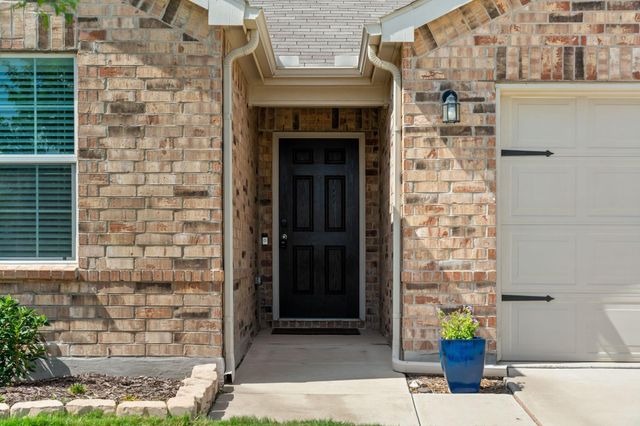 1413 Vernon Drive, Aubrey, TX 76227