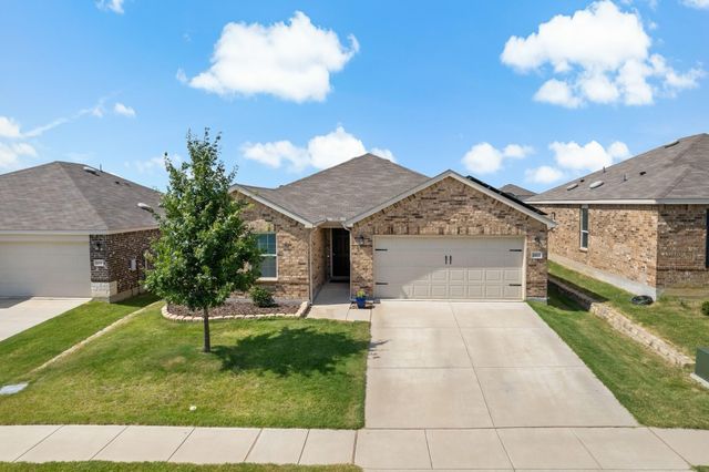 1413 Vernon Drive, Aubrey, TX 76227