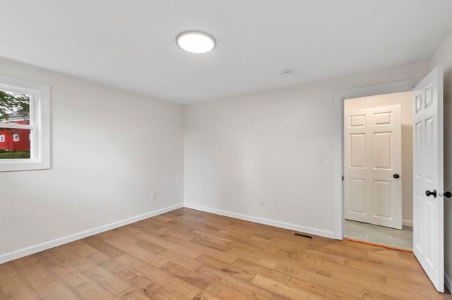 186 Pleasant St, Lunenburg, MA 01462