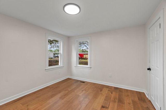186 Pleasant St, Lunenburg, MA 01462