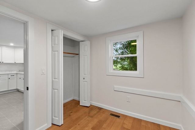 186 Pleasant St, Lunenburg, MA 01462