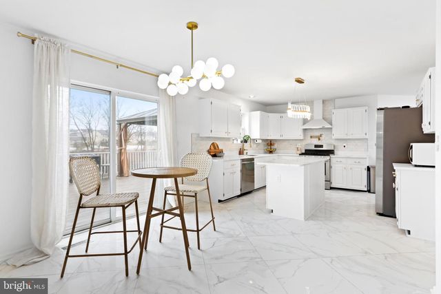 118 WALKER DR, Northampton, PA 18067