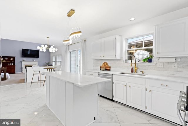 118 WALKER DR, Northampton, PA 18067