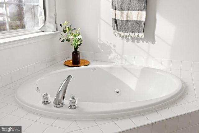 118 WALKER DR, Northampton, PA 18067