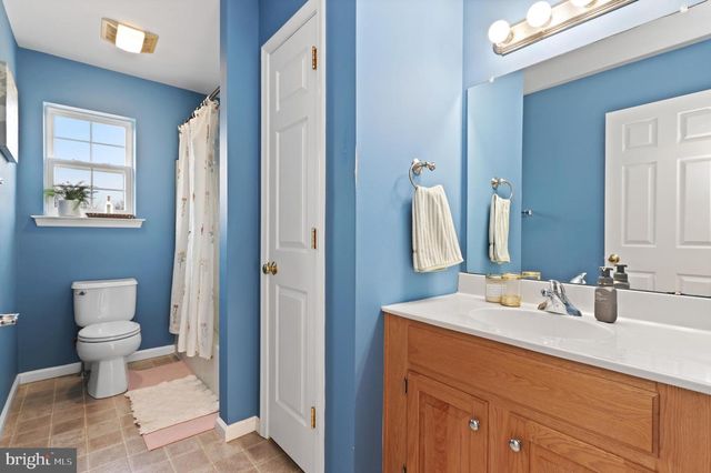 118 WALKER DR, Northampton, PA 18067