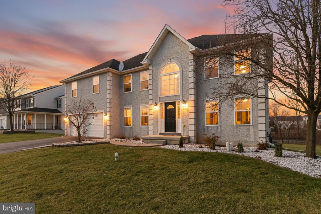 118 WALKER DR, Northampton, PA 18067