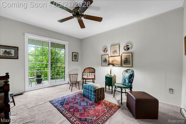 1711 Huntingwood Lane C, Bloomfield Charter Township, MI 48304