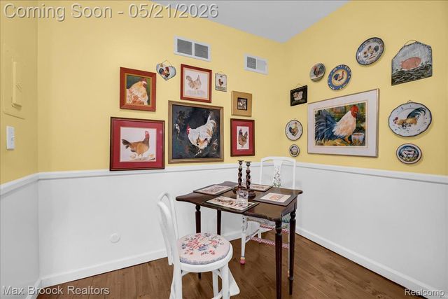 1711 Huntingwood Lane C, Bloomfield Charter Township, MI 48304