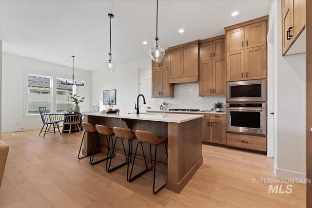 7343 Powell Pl, Eagle, ID 83629