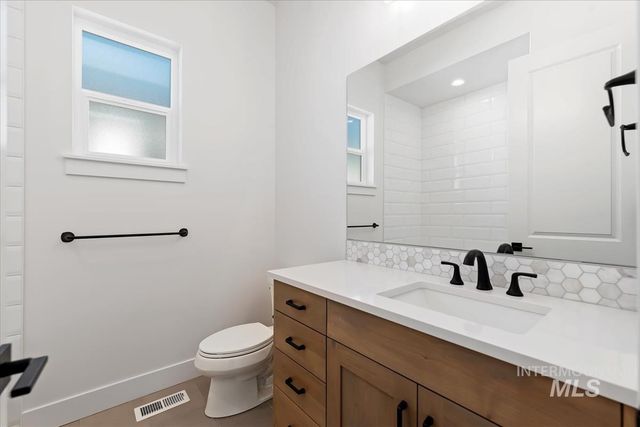 7343 Powell Pl, Eagle, ID 83629
