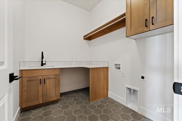 7343 Powell Pl, Eagle, ID 83629