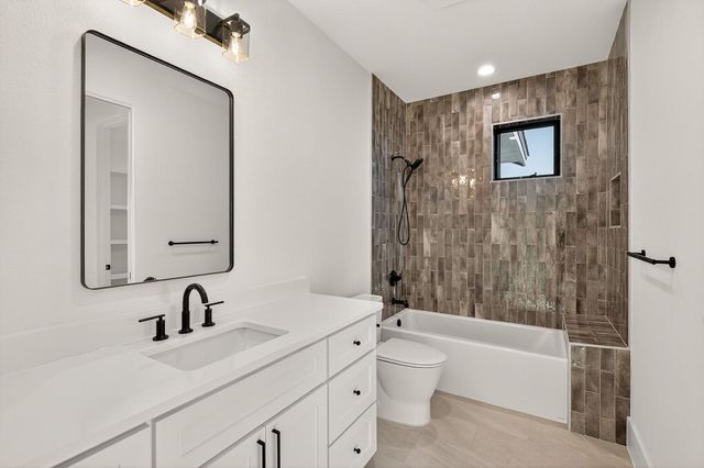 400 Emerald WAY, Horseshoe Bay, TX 78657