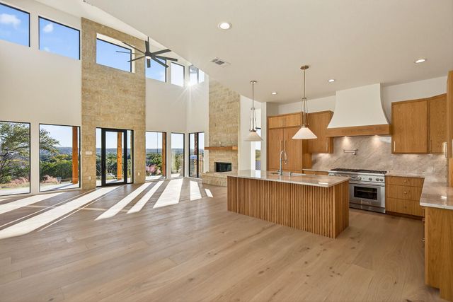 400 Emerald WAY, Horseshoe Bay, TX 78657